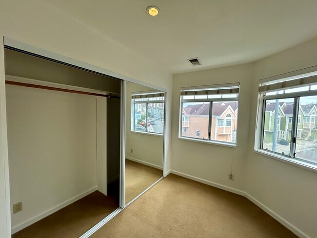 Building Photo - 57 Rebecca Ln