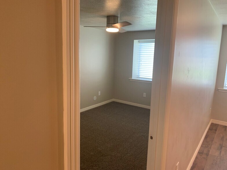Building Photo - 343 Flagstone Dr