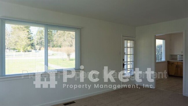 Building Photo - 17900 Noll Rd NE