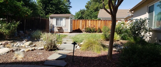 Building Photo - Charming 3BR/2BA Single-Family Home in Desirable Pleasanton Neighborhood!