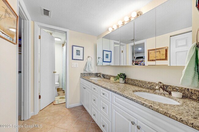 Building Photo - 1101 S Miramar Ave