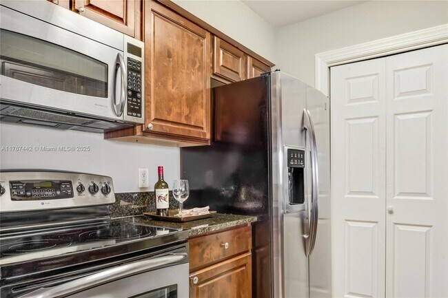 Building Photo - 6503 N Military Trl