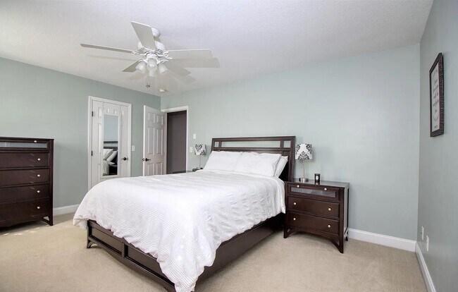 Building Photo - 5106 Tropicana Dr