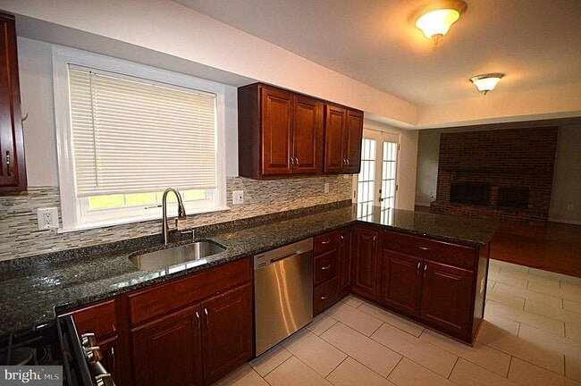 Building Photo - 13145 Melville Ln