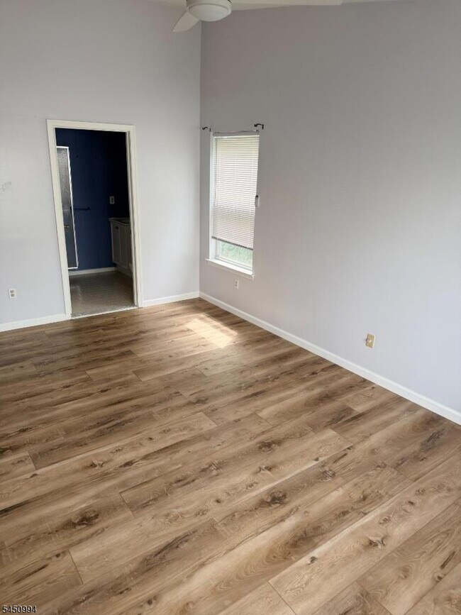 Building Photo - 343 Ventnor Ct