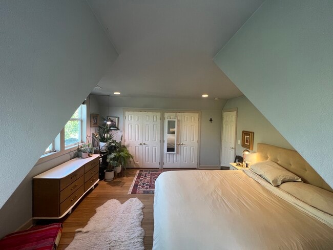Building Photo - 923 Bellview Ave