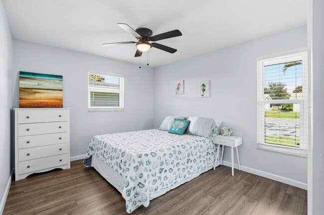 Building Photo - 4502 Parrot Ave