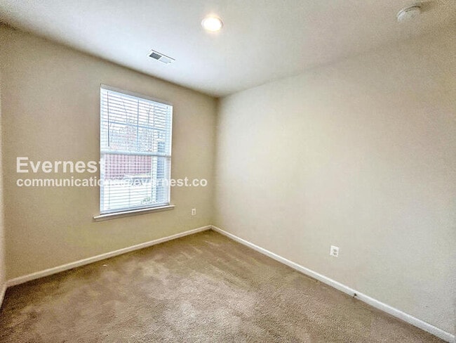 Building Photo - 43 Shepherds Hook Way