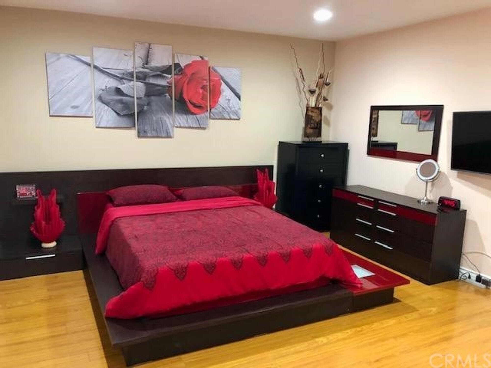 master bedroom - 212 N Jackson St