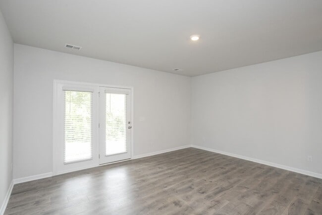 Building Photo - 2972 Mallard Dr