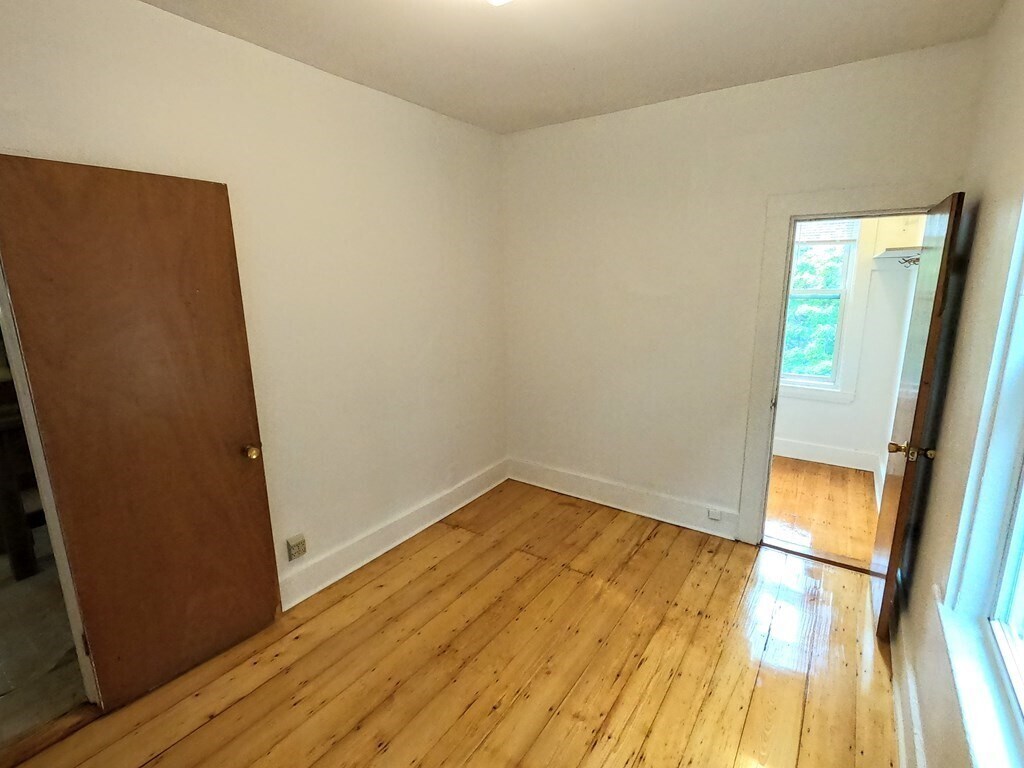 Building Photo - 90 Wenham St