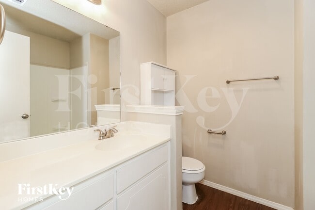 Building Photo - 1120 Andrew St