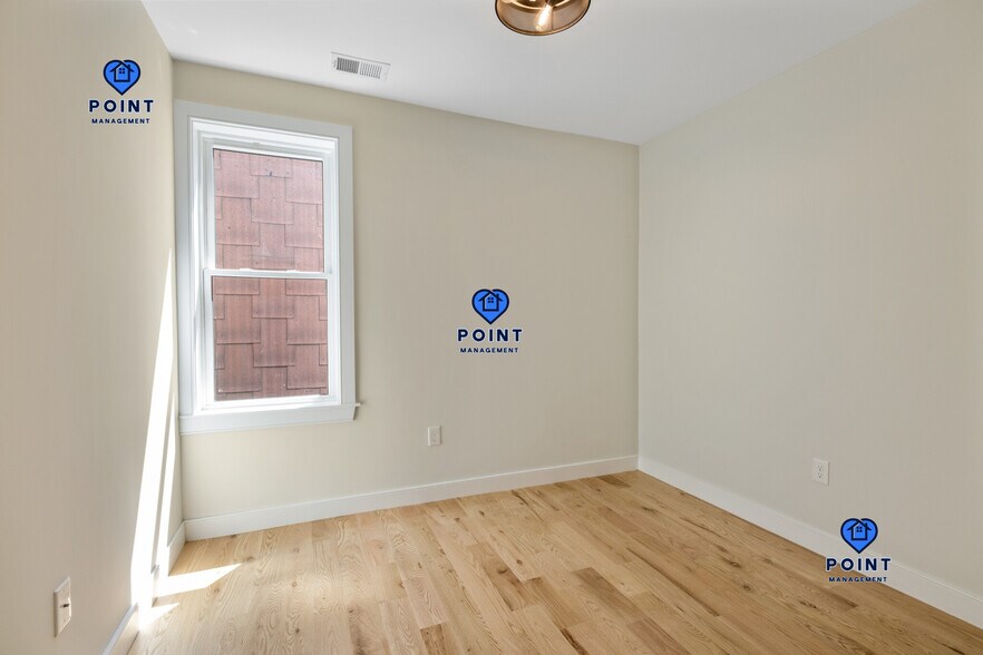 Building Photo - 275 Webster St