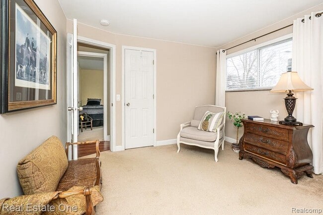 Building Photo - 333 N Helen Ave