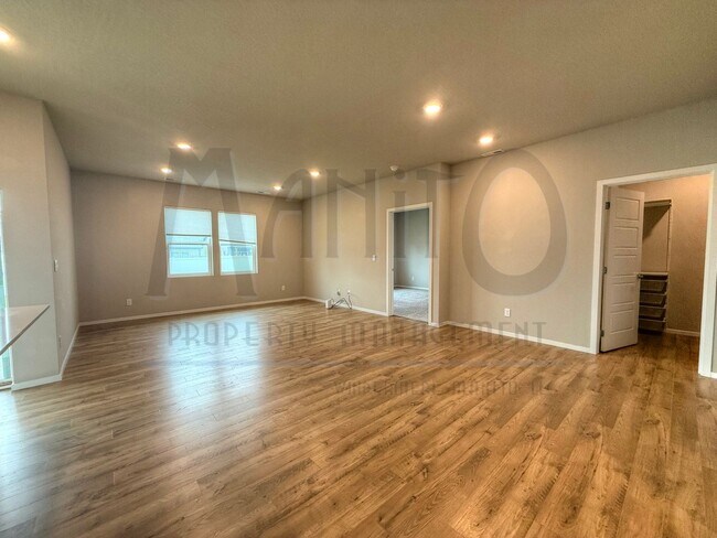 Building Photo - Beautiful Cheney Home