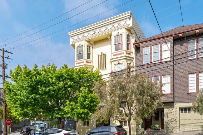 Building Photo - 1208 Cole St