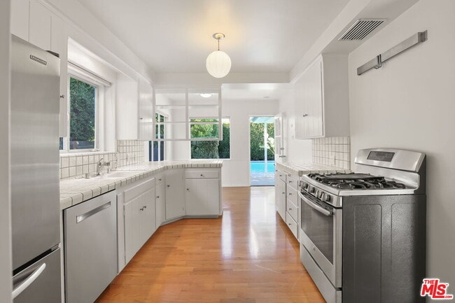 Building Photo - 1373 Beckwith Ave