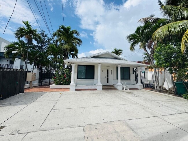 Primary Photo - 1238 SW 4th St