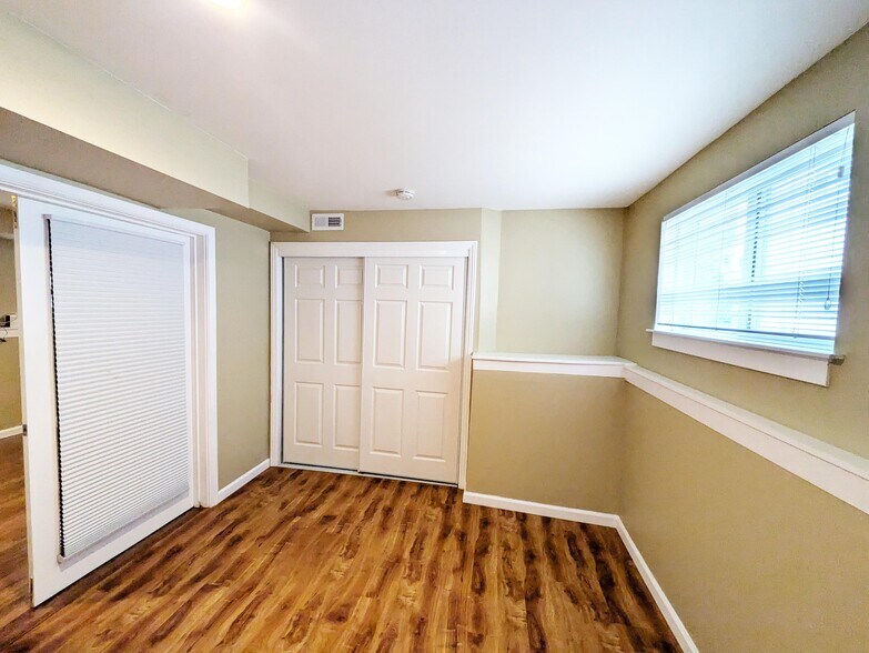 Building Photo - 3012 College Ave