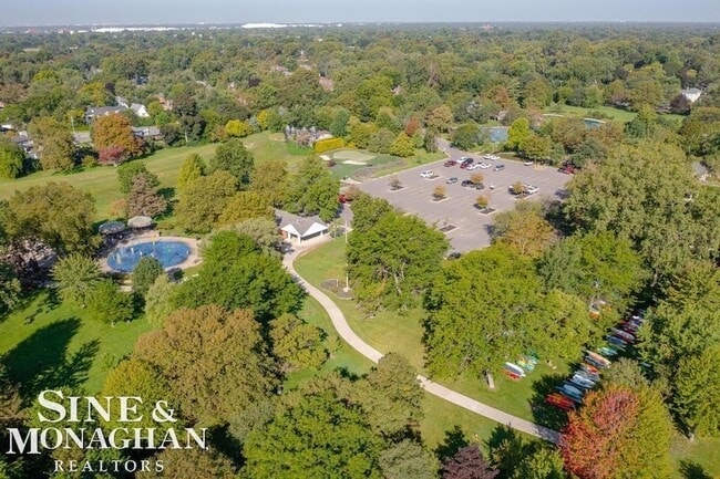 Building Photo - 744 Trombley Rd