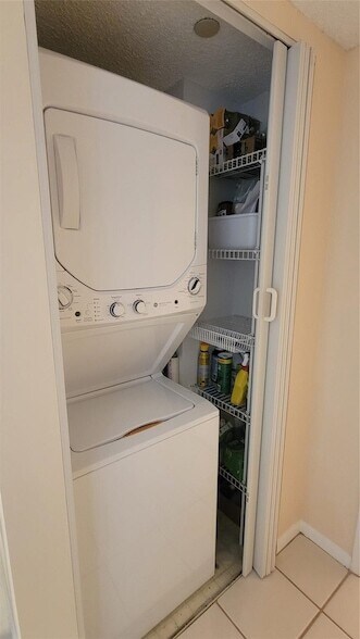 Building Photo - 901 SW 141st Ave