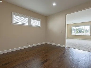 Building Photo - 6128 NW Trowbridge Dr