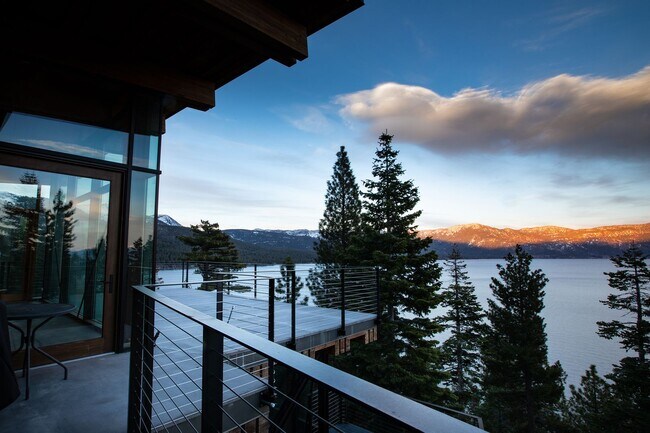 Building Photo - Architectural gem