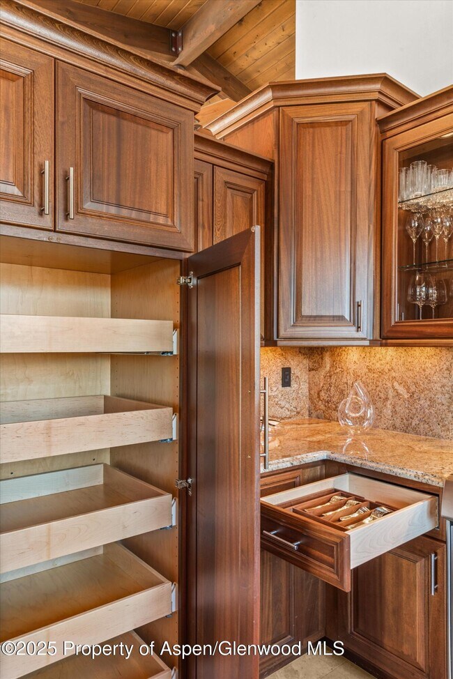 Building Photo - 2227 Juniper Hill Rd