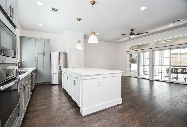 Building Photo - 1515 Weber St