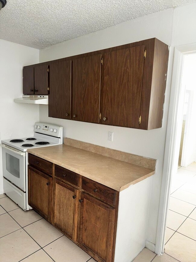 Building Photo - 1417 N J St