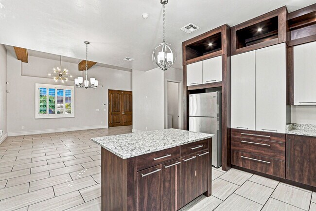 Building Photo - 3203 Red Orchard Dr