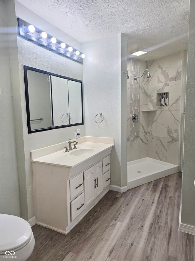 Building Photo - 2530 Lincoln St