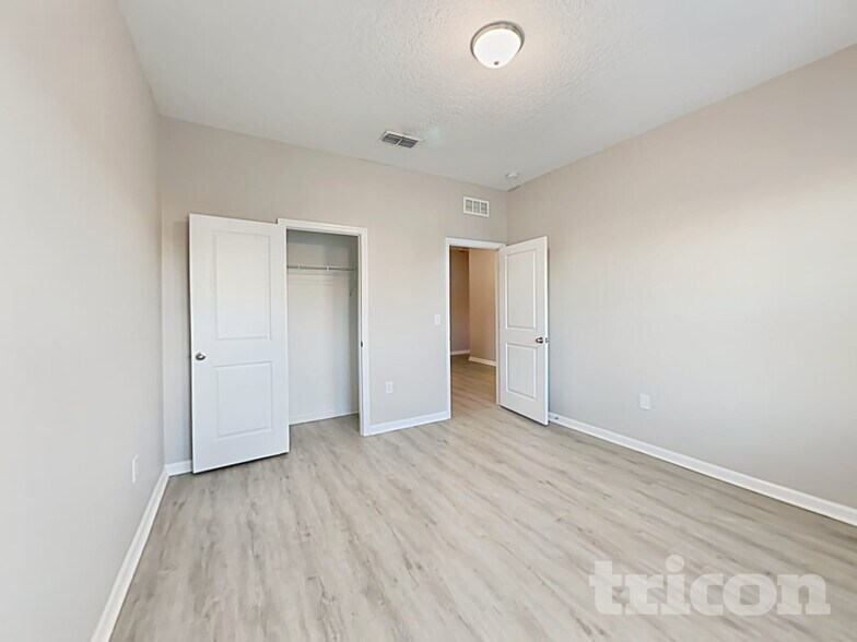 Building Photo - 16435 Winding Blossom Dr