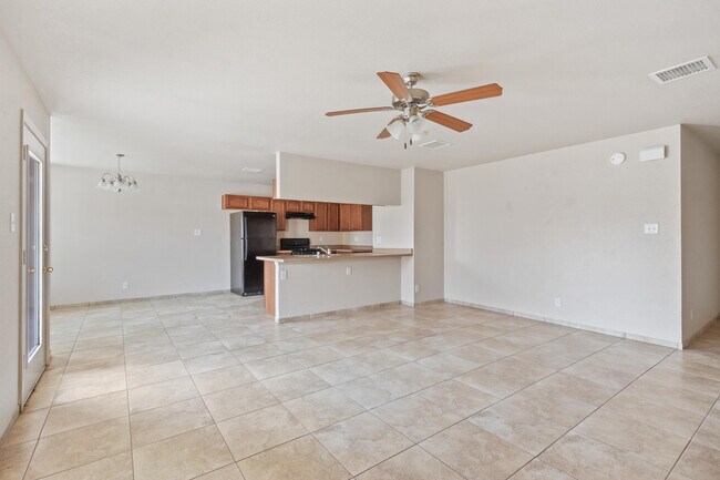 Building Photo - 608 Cactus Creek Pl