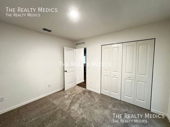 Building Photo - 3530 E Glenn St