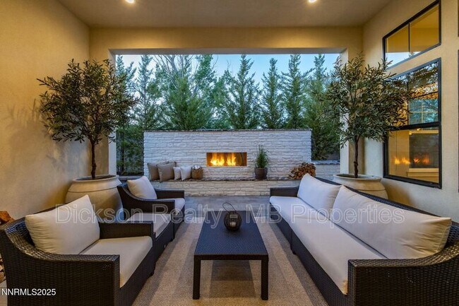 Building Photo - 709 W Pleasant Oak Trl
