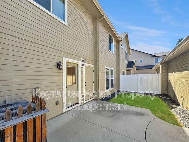 Building Photo - 2223 S Dorothy Ave