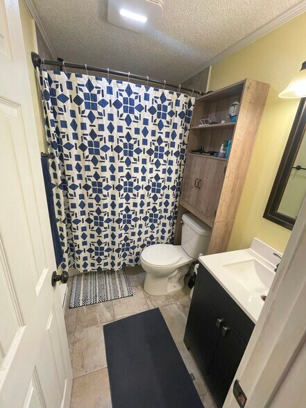 Building Photo - 2923 Heatherwood Cir S