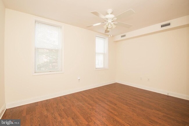 Building Photo - 246 S 22nd St