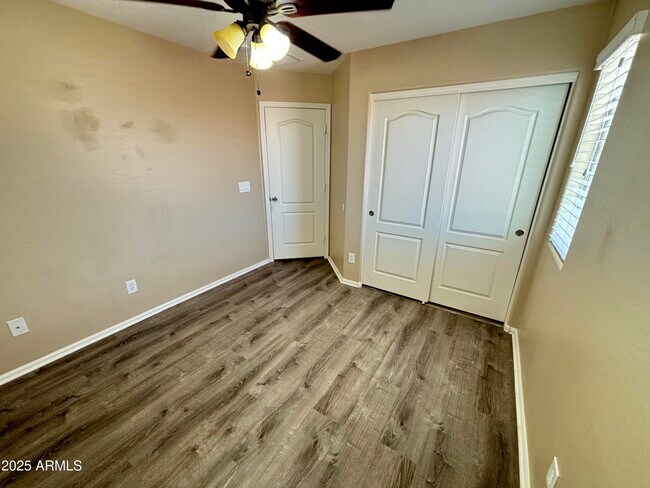 Building Photo - 7265 W Glenn Dr