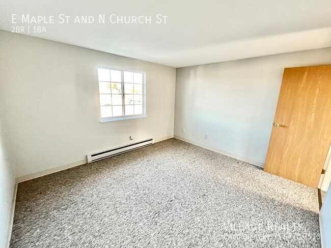 Building Photo - 361 E Maple St