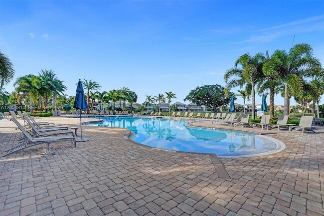 Building Photo - 4414 Ficus St