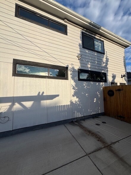 Building Photo - 2926 1/2 W 40th Ave
