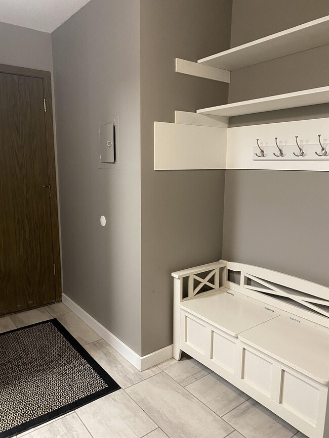 Building Photo - 946 Westbrooke Way