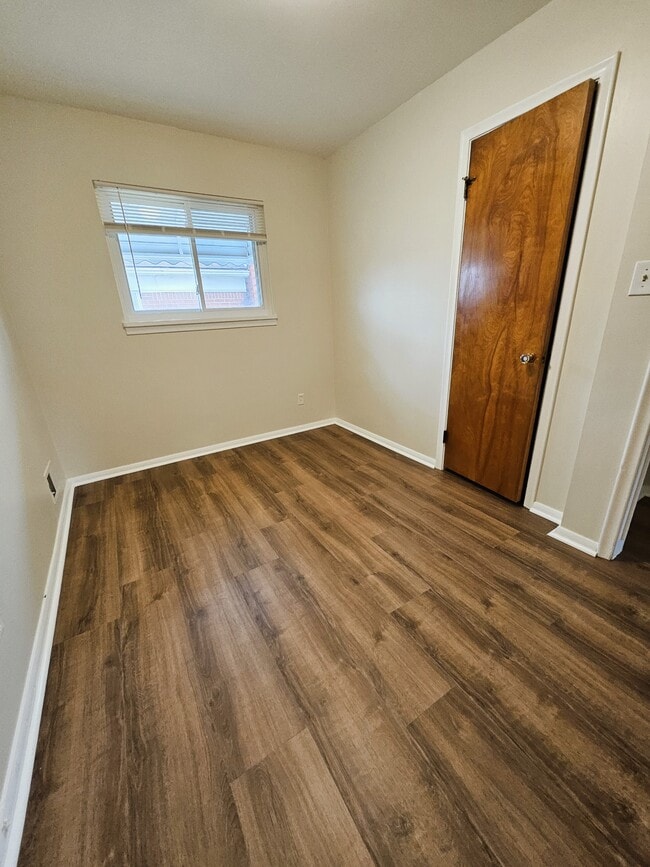 Building Photo - 17637 Prospect St