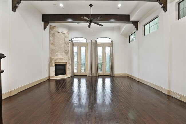 Building Photo - 1805 W 24th St