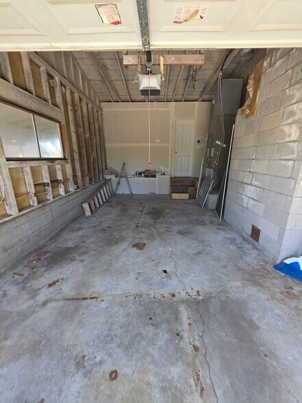 Building Photo - 6114 S 126th Pl