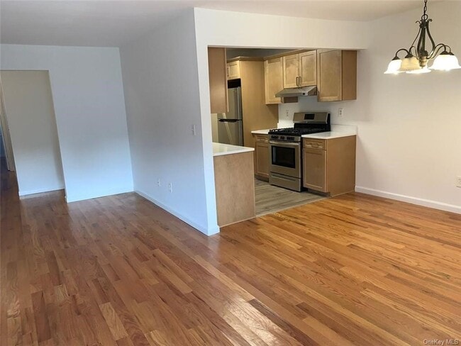 Building Photo - 138 New Holland Village