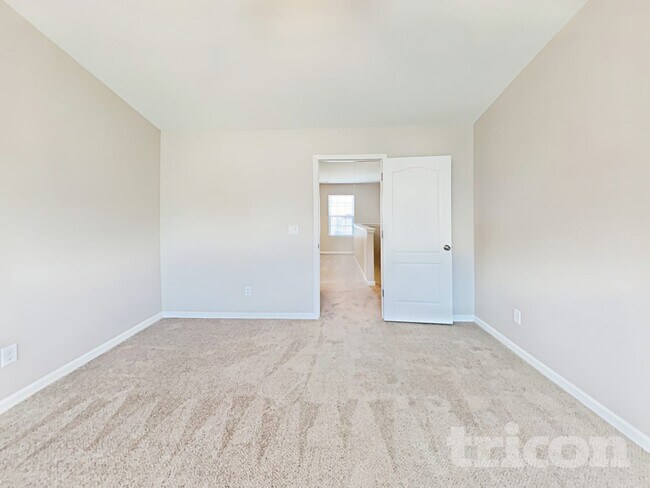 Building Photo - 1912 Carpenter Cabin Dr