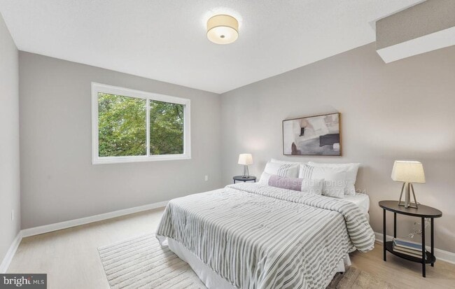 Building Photo - 3829 Hamilton St